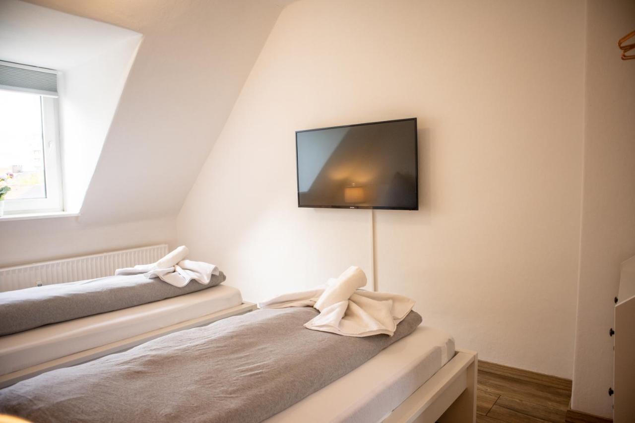 Apartment Fuer 4 Gaeste In Laatzen Messe- Und Citynah *